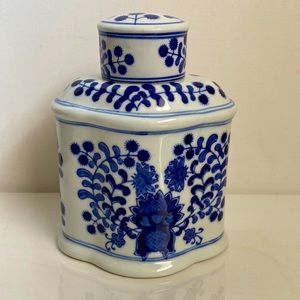 Vintage Seymour Mann Ginger jar